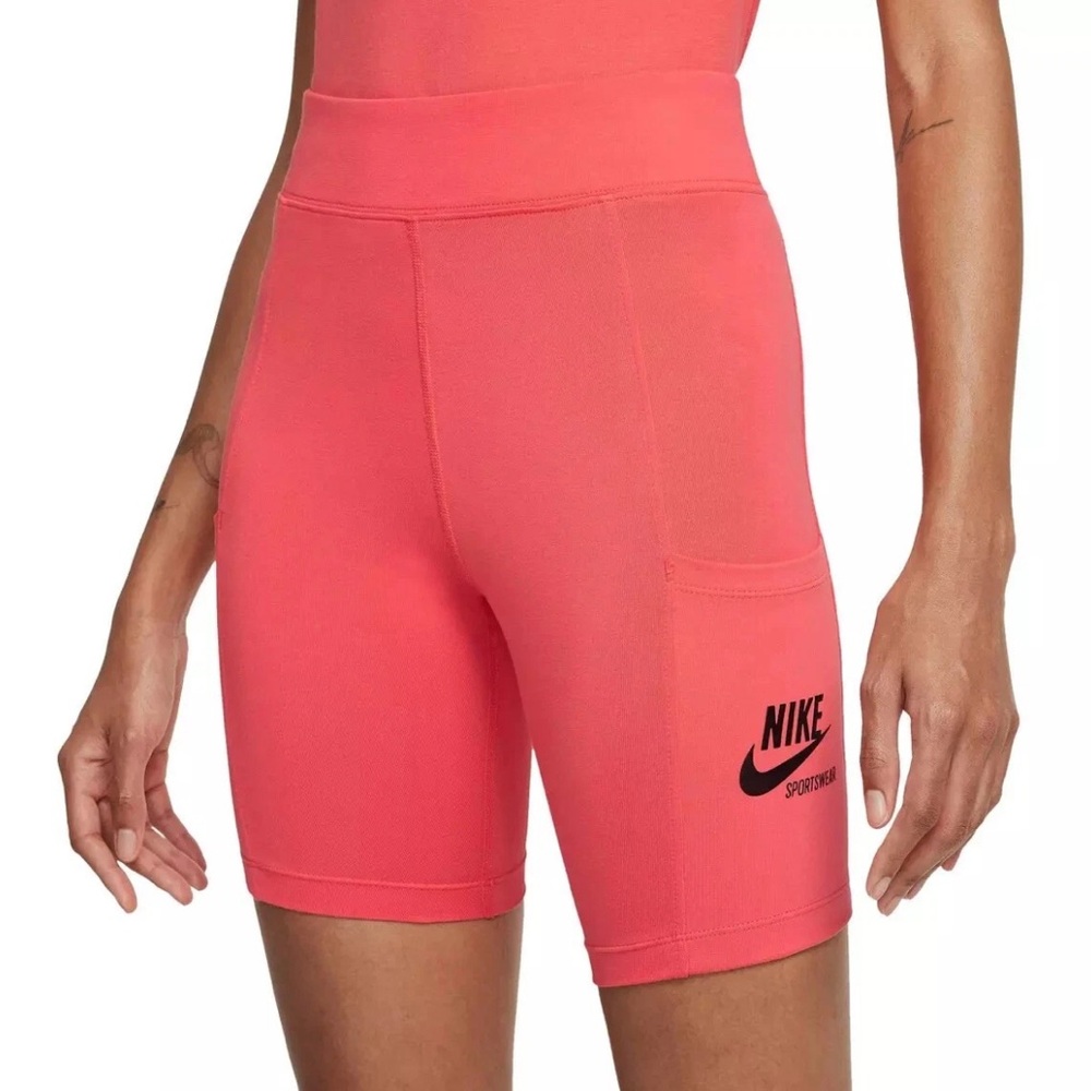 NWT Women’s Nike Sportswear Heritage Bike Shorts Size SMALL pink high rise